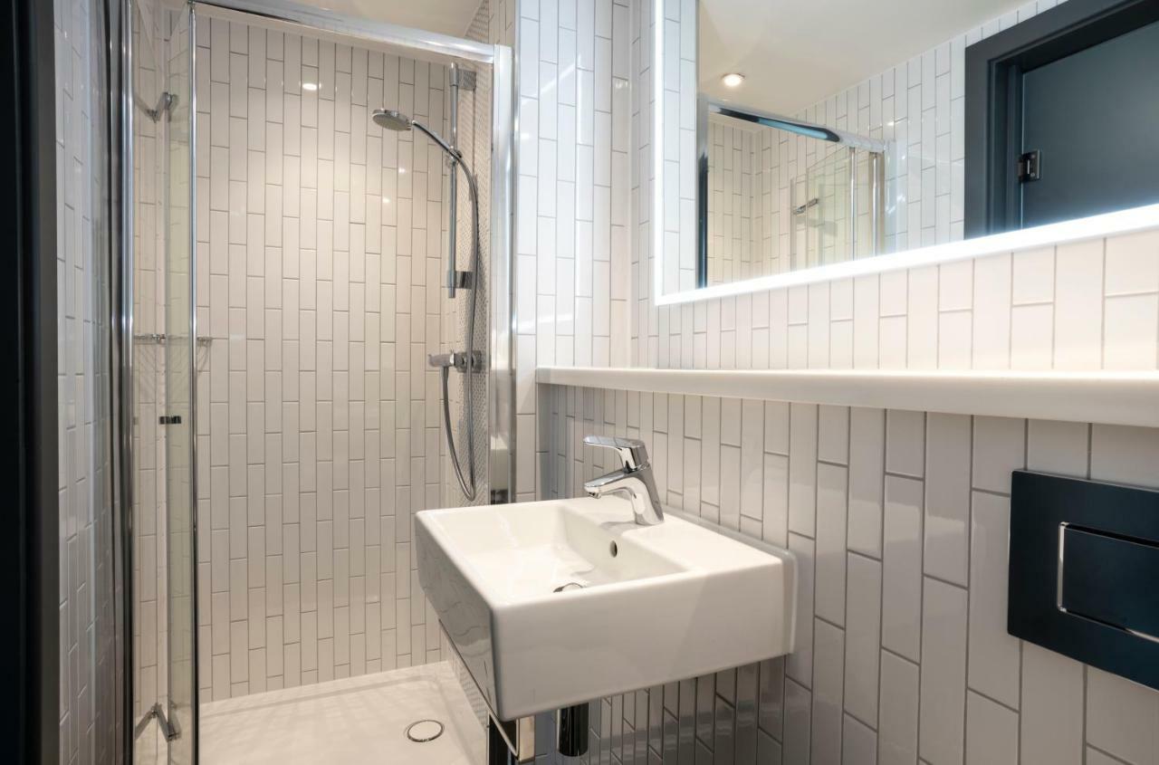 Point A Kensington Olympia Hotel Лондон Екстериор снимка